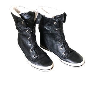 Keds Women's Black Juliet Leather Faux Fur Lined Hi Top Sneaker Boots 8 1/2